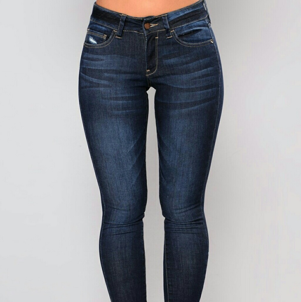 Never worn dark wash denim jeans juniors size 11
